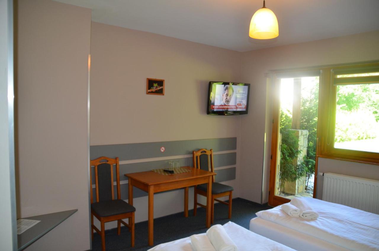 Hotel Tenis Chrząstowice Εξωτερικό φωτογραφία
